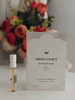 New Mind Games Queening Orris Vanilla Sample Spray 2 ml/0.06 oz